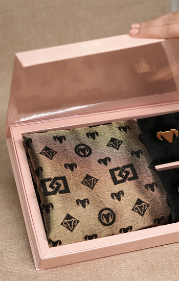 Black & Gold Pashmina Zari blent stole Gift Box with Freshwater Jewellery – Luxury Wedding & Festive Hamper