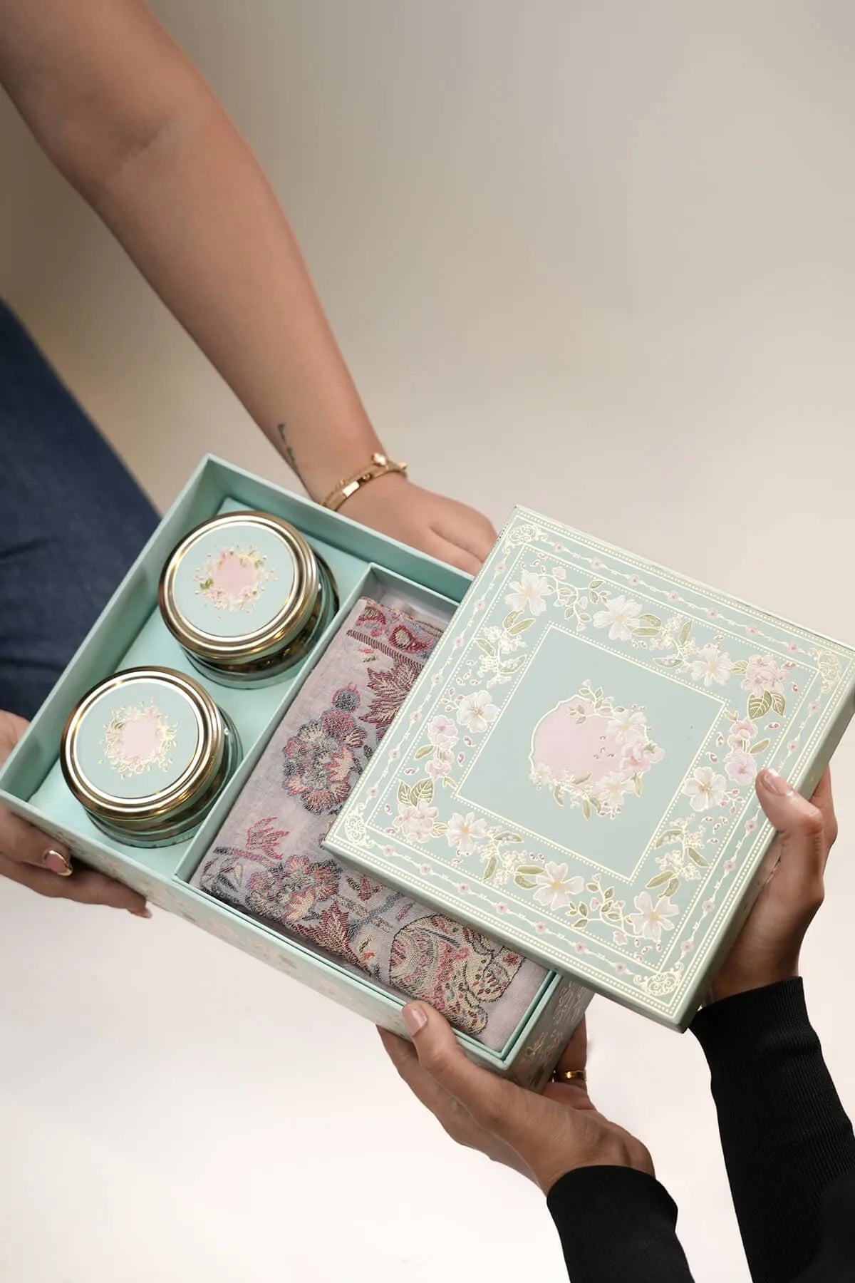 Turquoise Luxury Gift Box with Pashmina Blend Stole