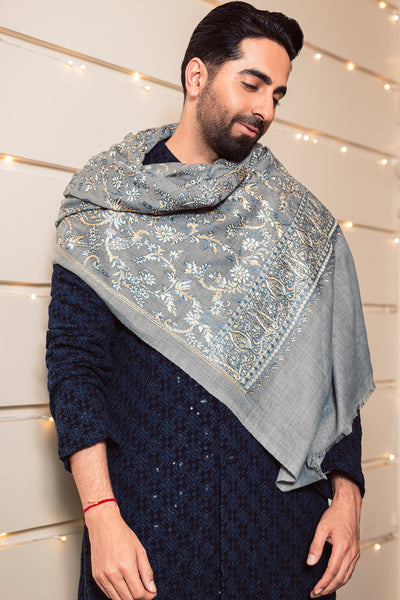 -  Ayushmaan Khurana in Kanchan Cashmere Stole