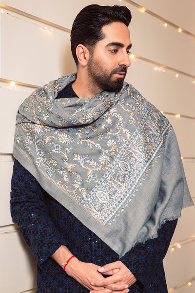 -  Ayushmaan Khurana in Kanchan Cashmere Stole