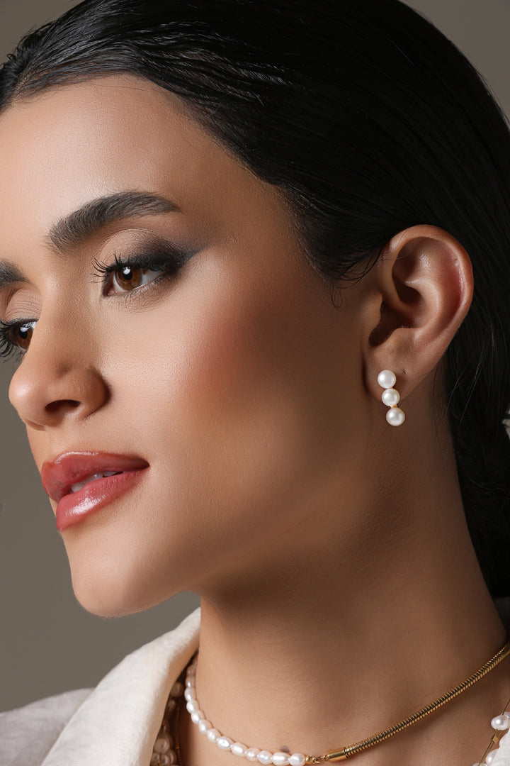 Chic Studs Earrings