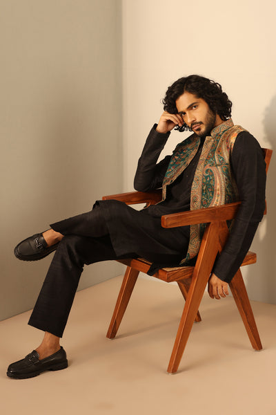 -  Amav Fine Wool Silk Waist Coat