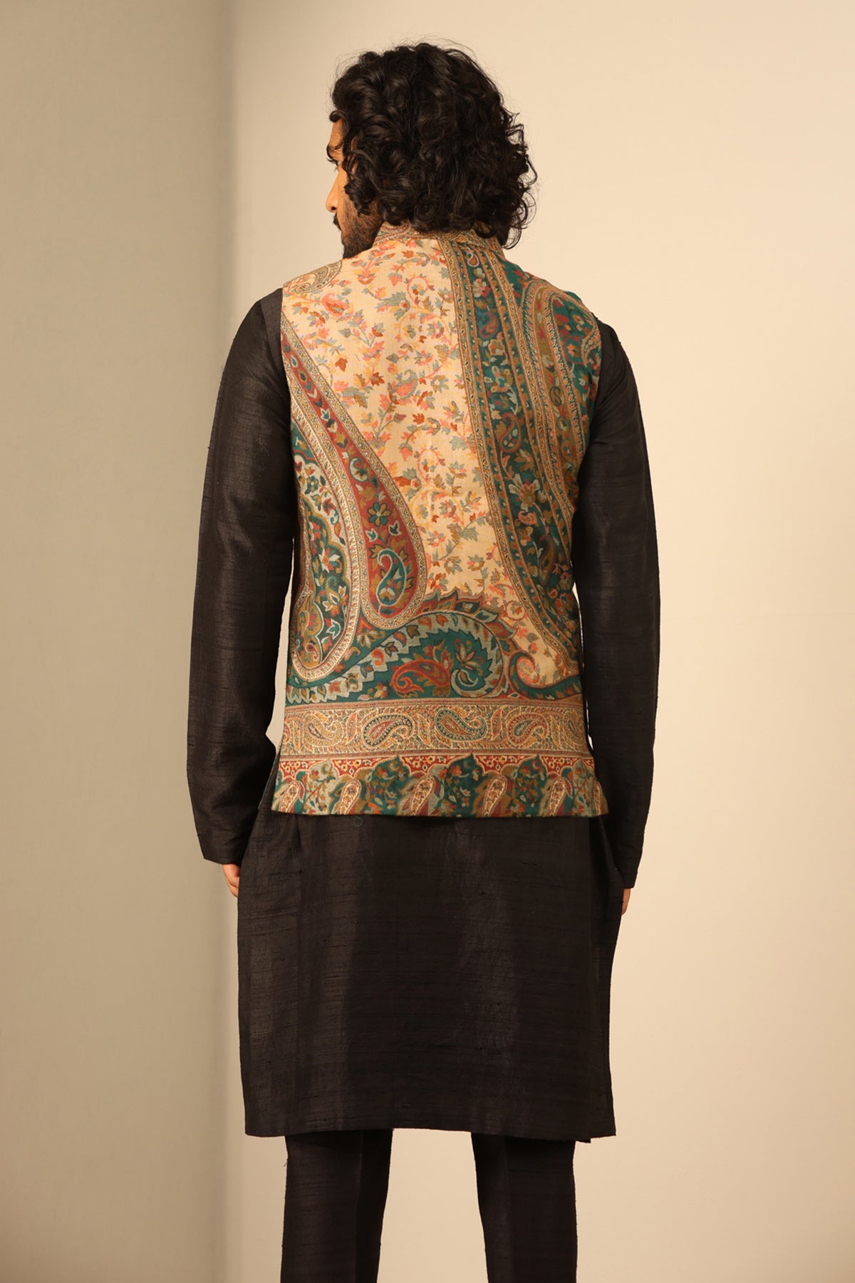 -  Amav Fine Wool Silk Waist Coat