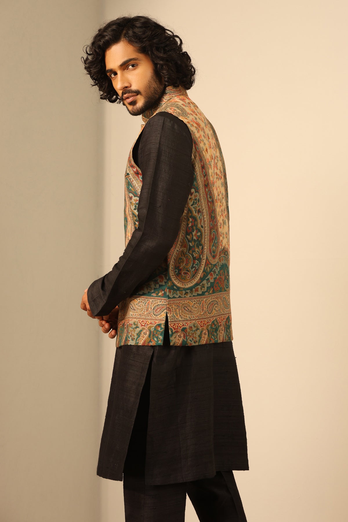 -  Amav Fine Wool Silk Waist Coat