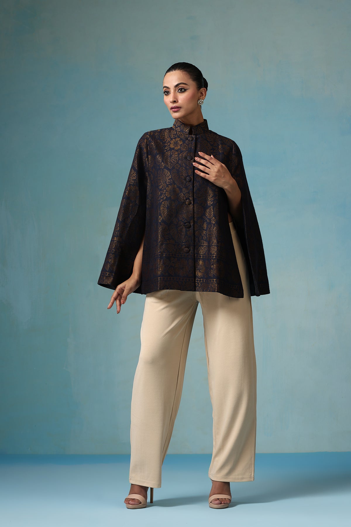 Ais Fine Wool Silk with Zari Cape