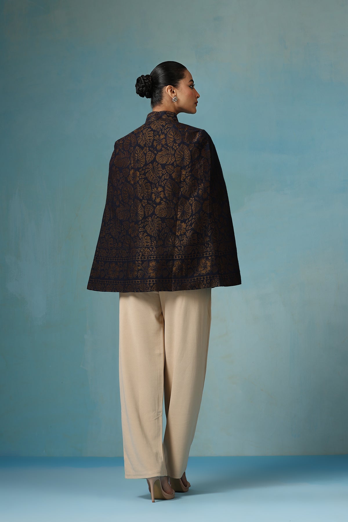 -  Ais Fine Wool Silk with Zari Cape