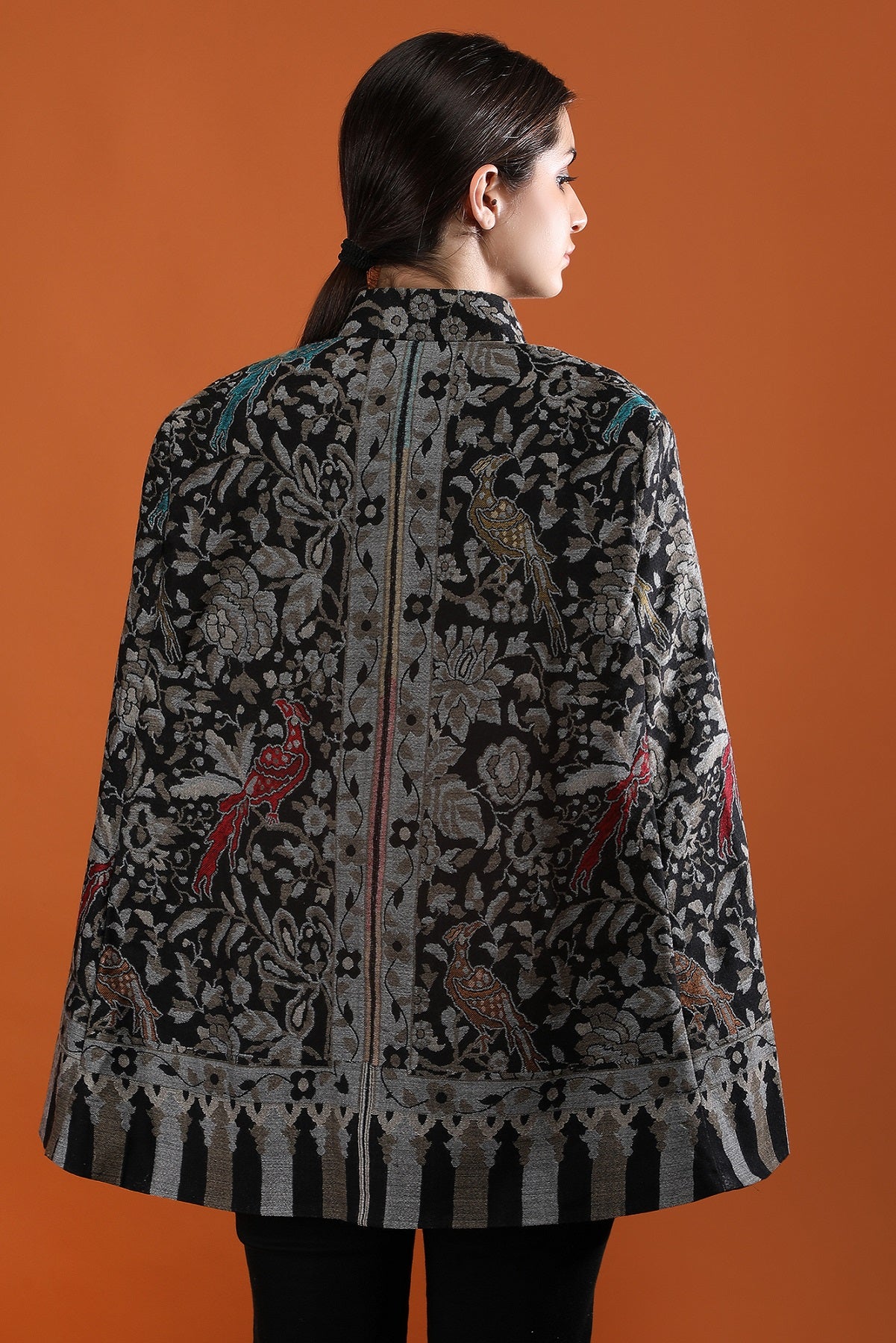 -  RAVYA FINE WOOL SILK KANI CAPE