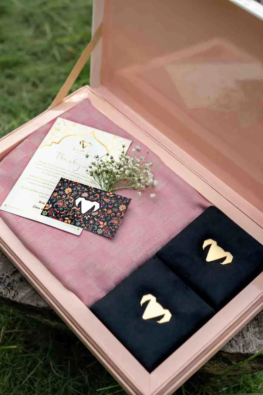 Heritage Pink Pashmina Gift Box with Pearl jewellery Set