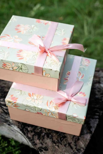 Blush Lotus Pashmina Gift Box with Handcrafted Floral Candle