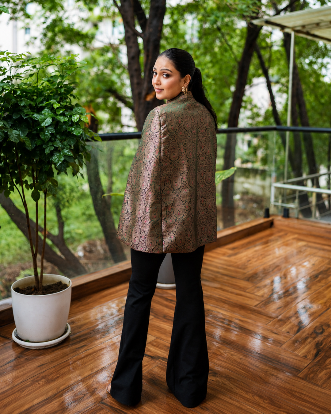 Noor Jahan Banarasi Cape: Women&