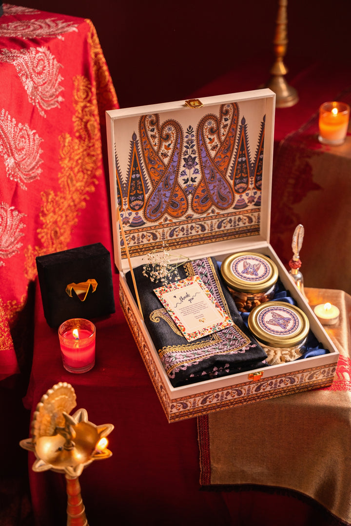 Royal Paisley Diwali Fine Wool Stole Gift Box with Dry Fruits