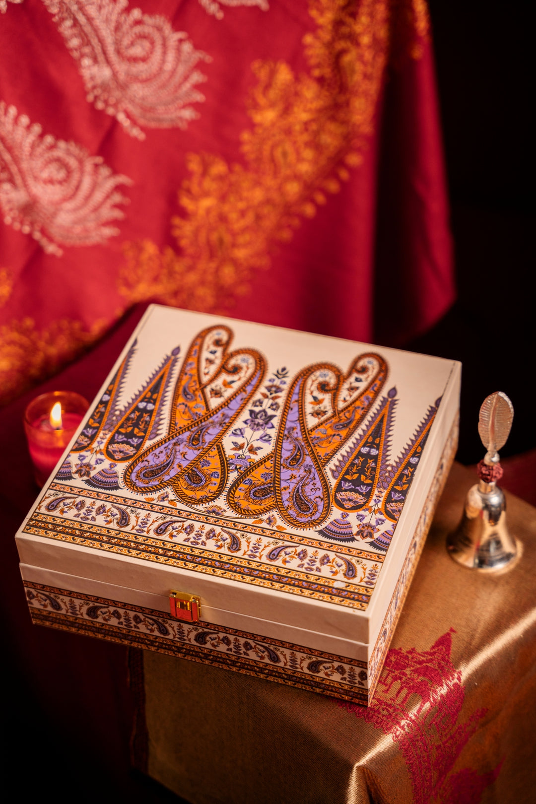 Royal Paisley Diwali Fine Wool Stole Gift Box with Dry Fruits