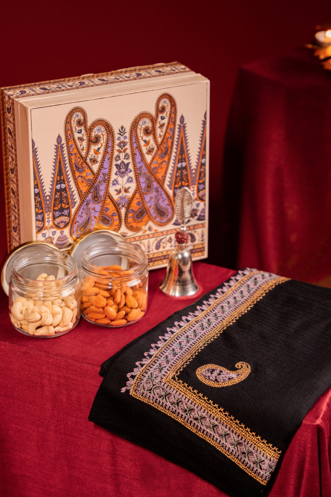 Royal Paisley Diwali Fine Wool Stole Gift Box with Dry Fruits