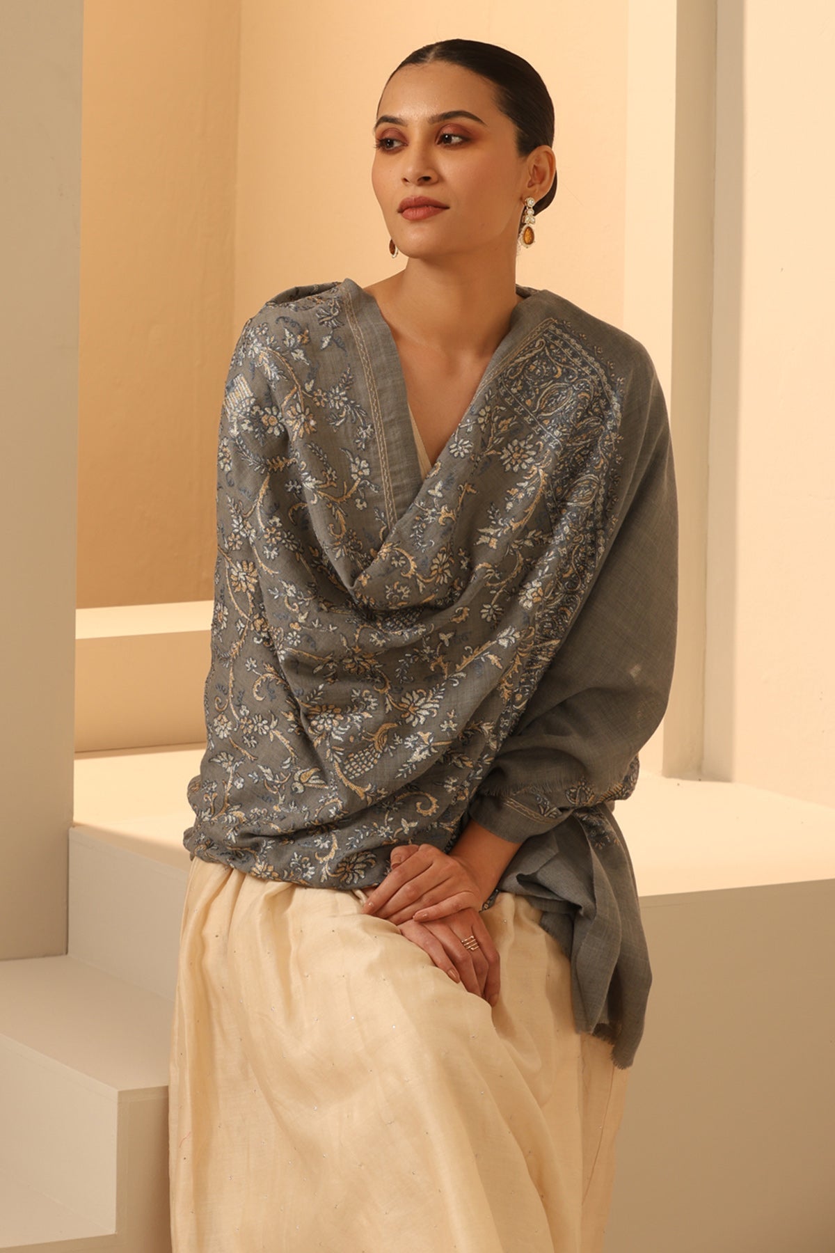 -  Ayushmaan Khurana in Kanchan Cashmere Stole