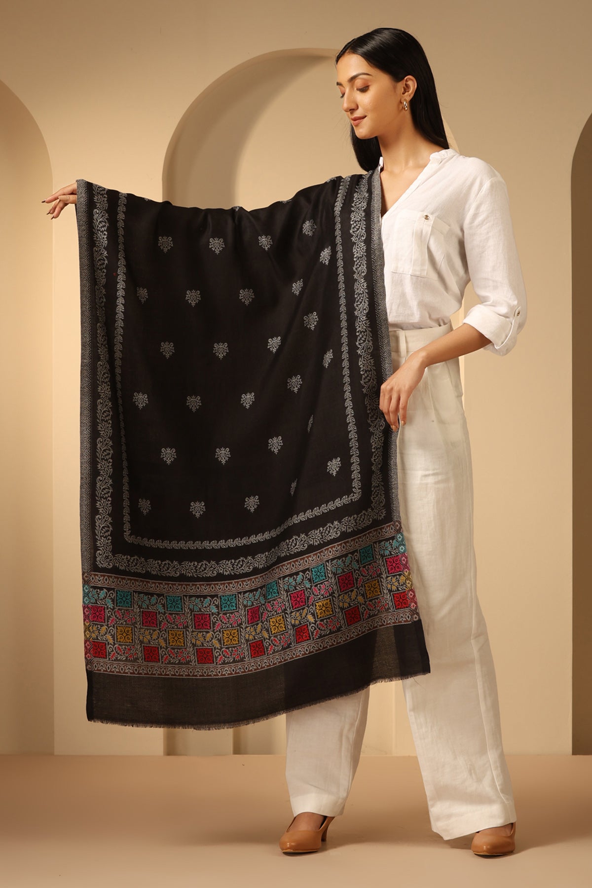 -  Shrungar Cashmere Stole