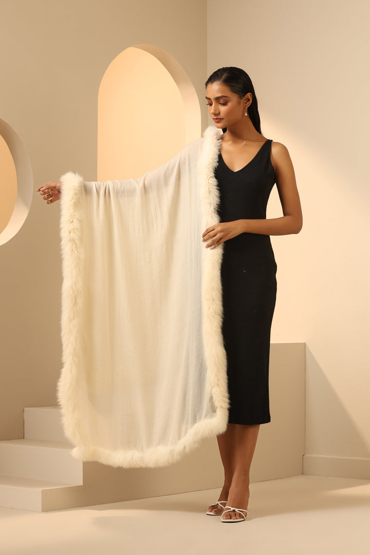 Niki Mehra in Pashmina Fur Border Stole