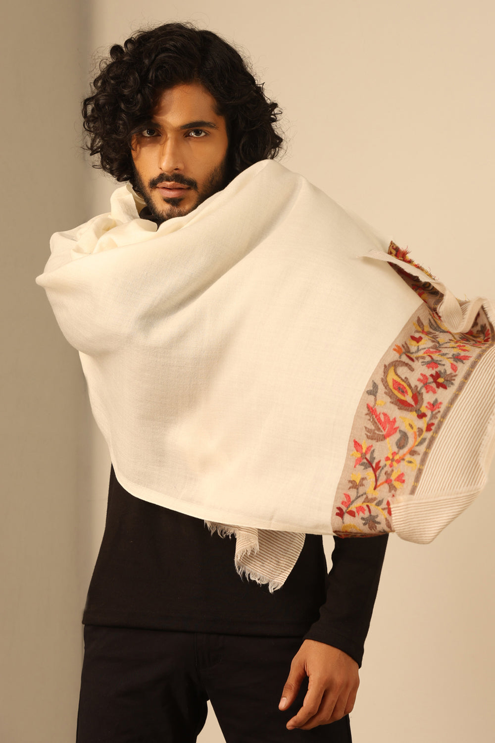 '-  Mahesh : Offwhite Cashmere Stole