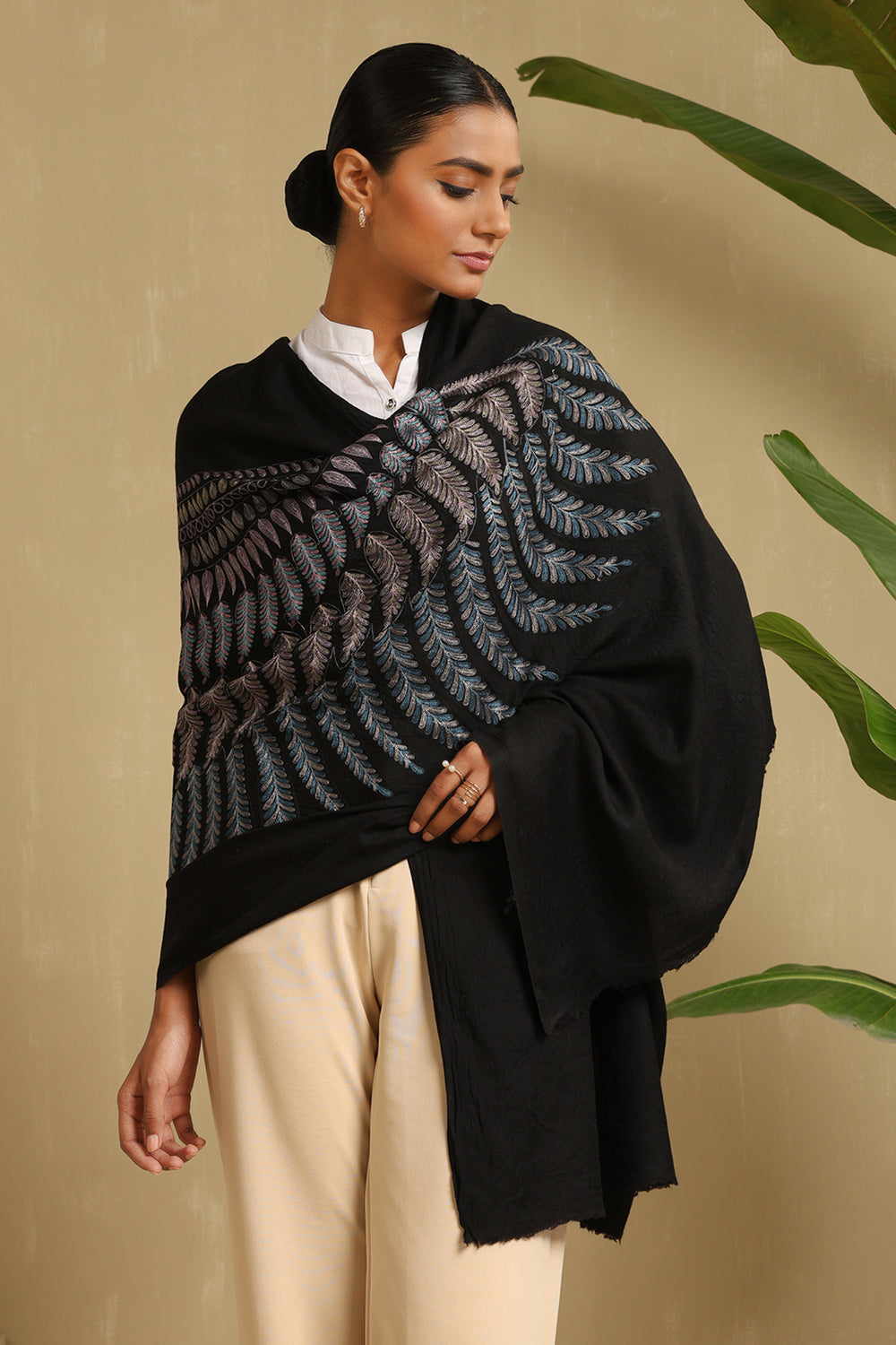 '-  Wings Cashmere Stole
