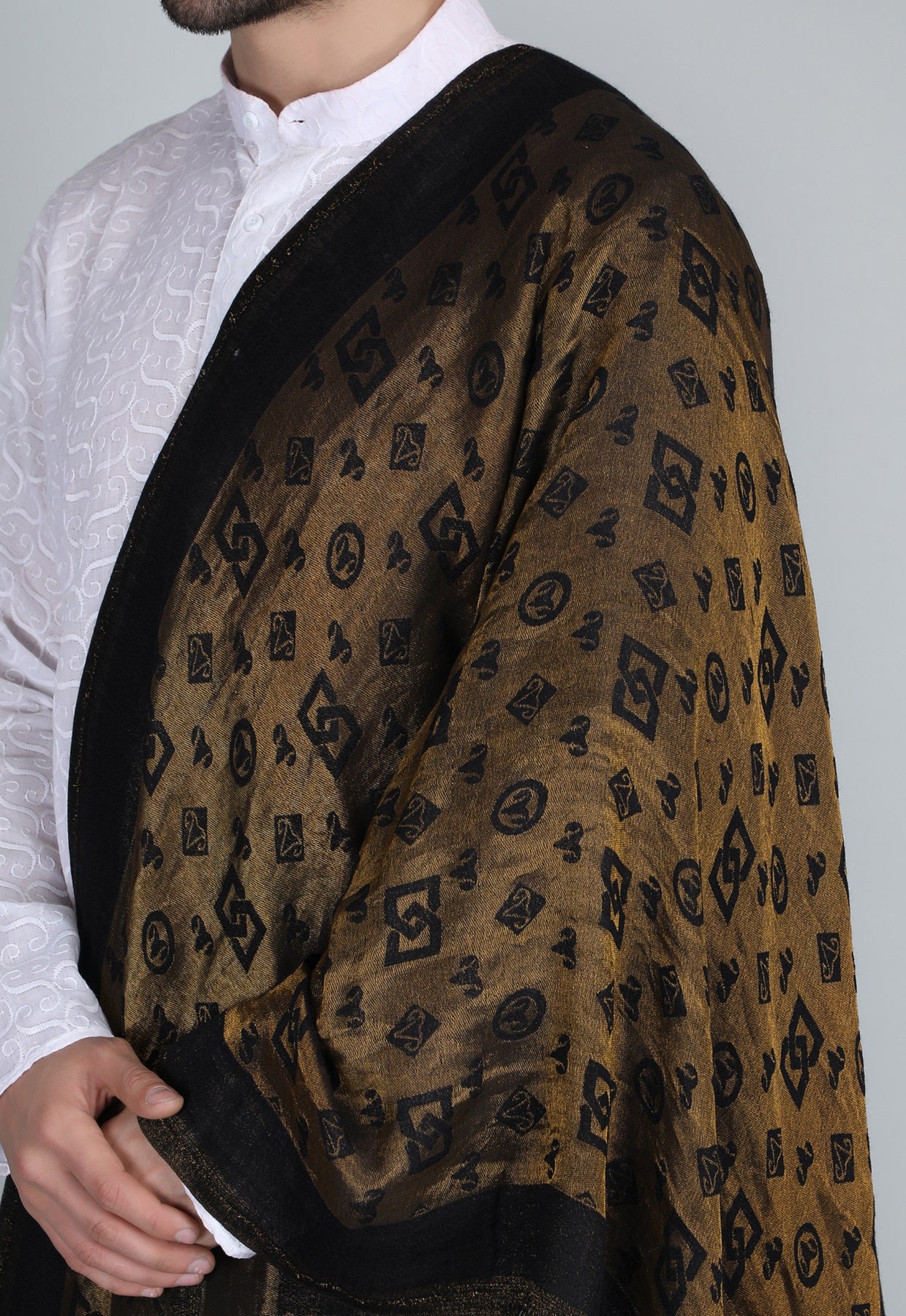 -  DUSALA CASHMERE ZARI REVERSIBLE STOLE