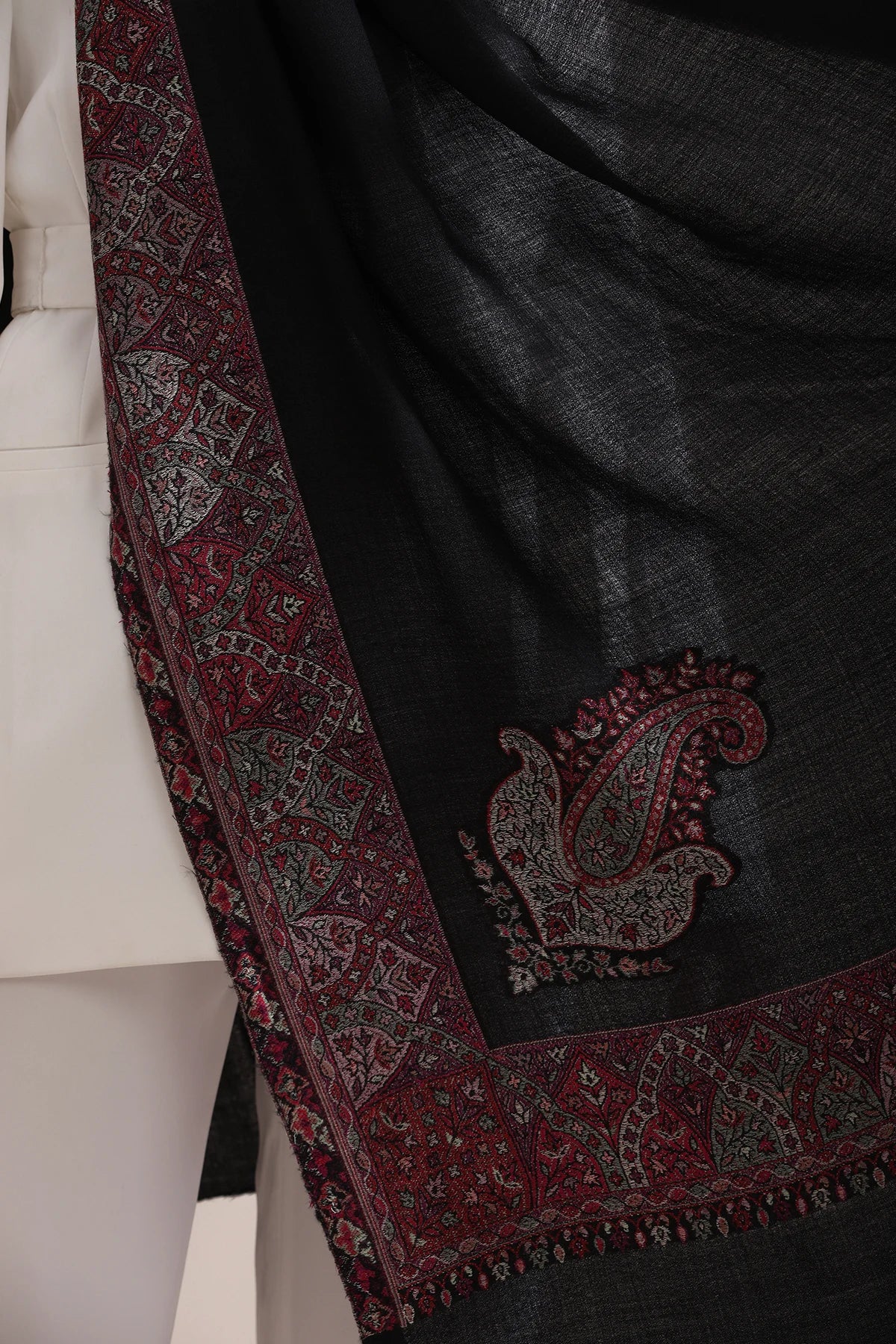 Saundarya Woven Jamawar border stole, Cashmere Fine Wool Stole