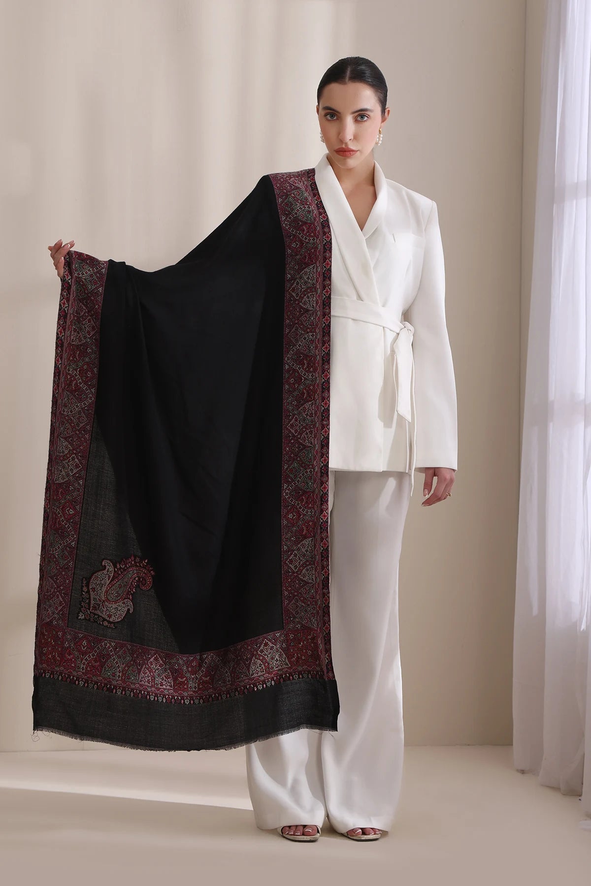 Saundarya Woven Jamawar border stole, Cashmere Fine Wool Stole