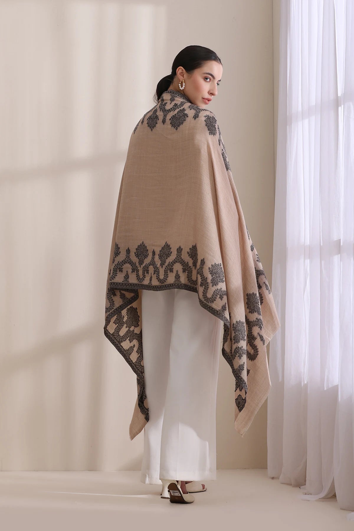 Pankhudi Woven Jamawar Border Stole