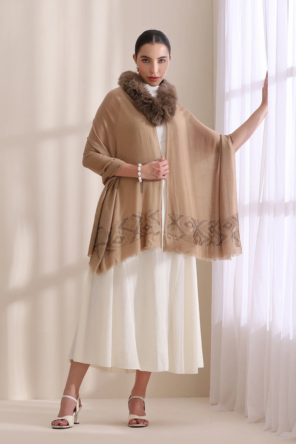 Hannah Collared Fur with Palla Border Stone Work Stole