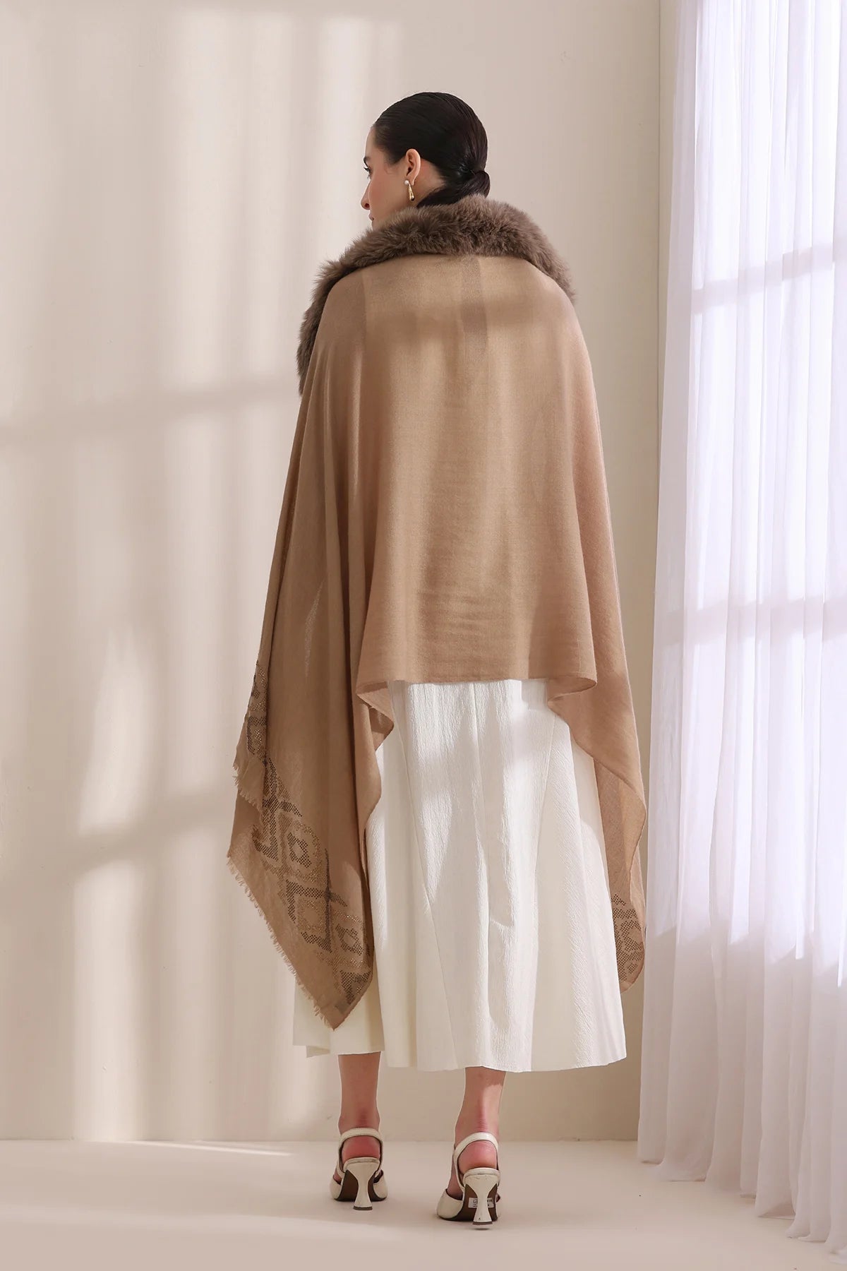 Hannah Collared Fur with Palla Border Stone Work Stole