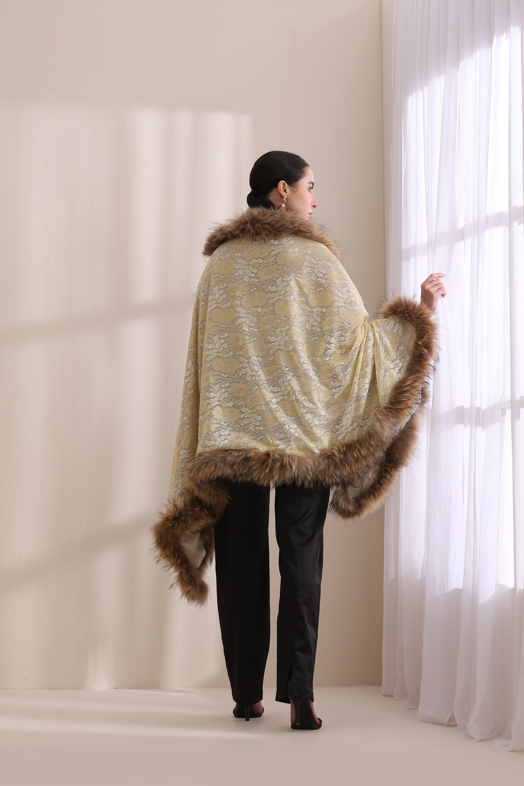 Sukhmani Gambhir In Pashmina Fur Border Stole