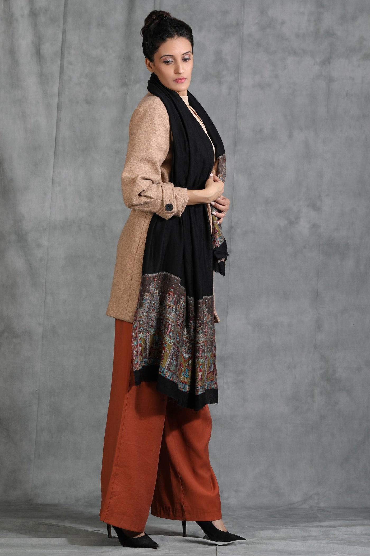 -  B Praak in Cashmere Fine Wool Stole