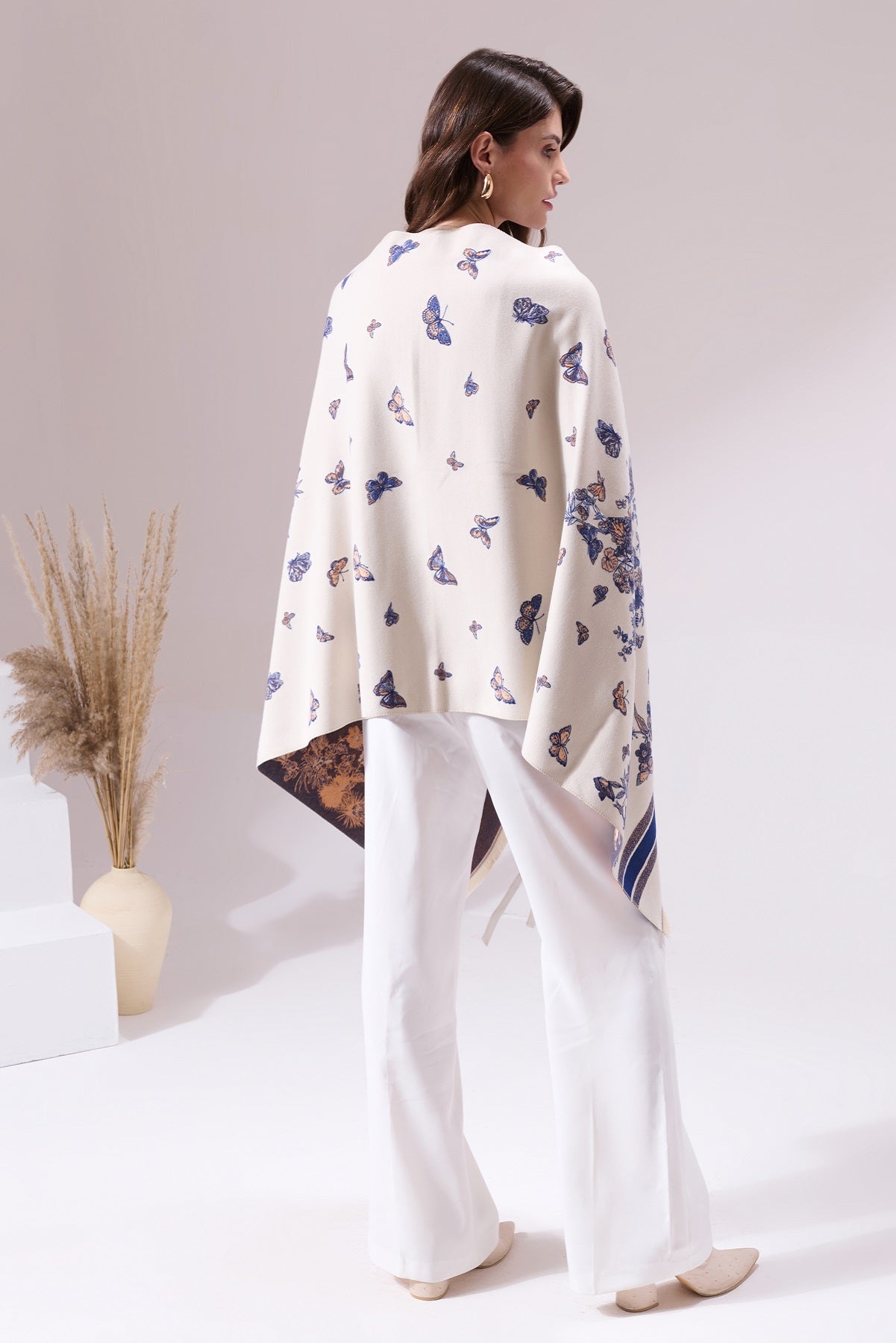 Neya Off White Heritage Cashmere Cape