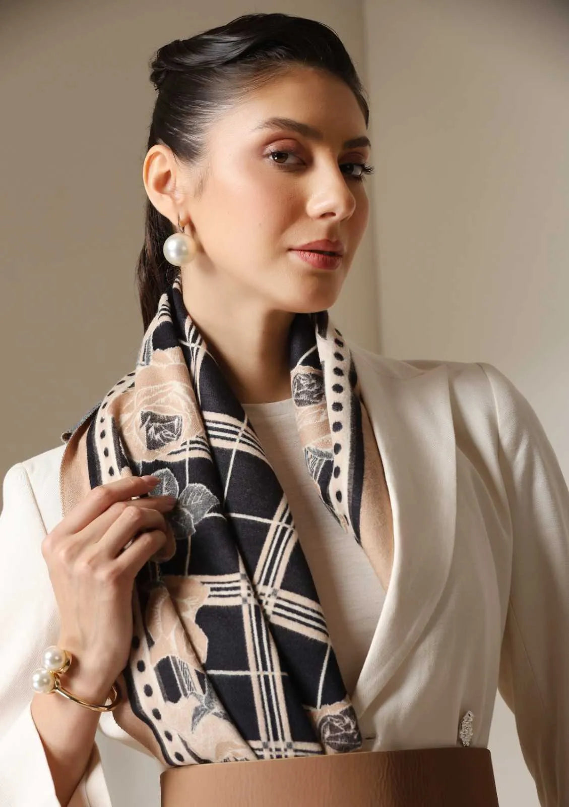 Noir Rose Thick vegan cashmere Stoles