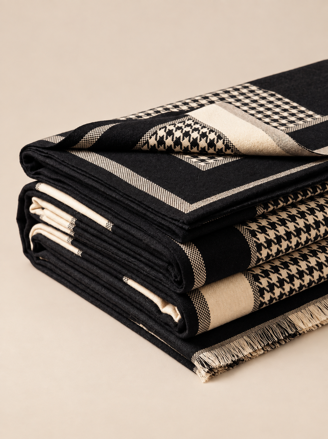 Reversible Black Beige Houndstooth Cashmere Stole