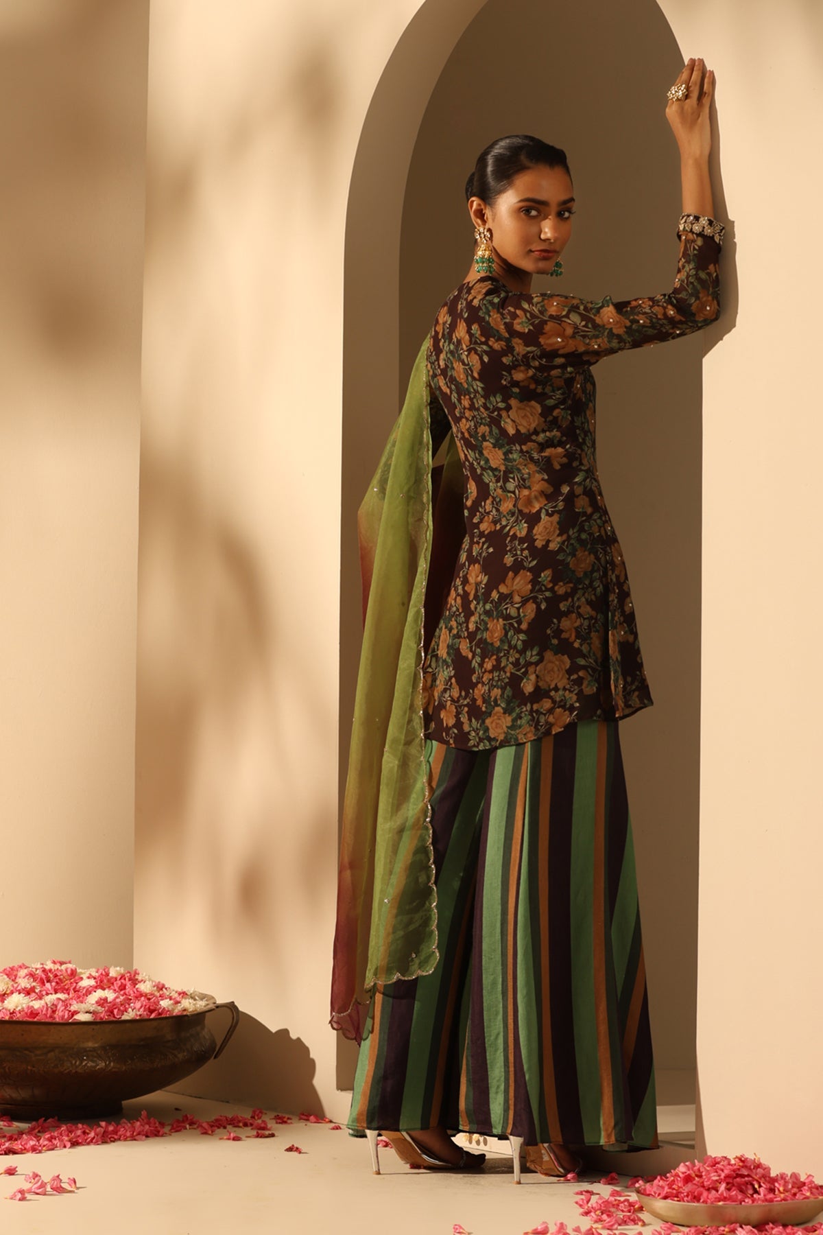 -  MISU Wear Sanji and fur stole in Khushi