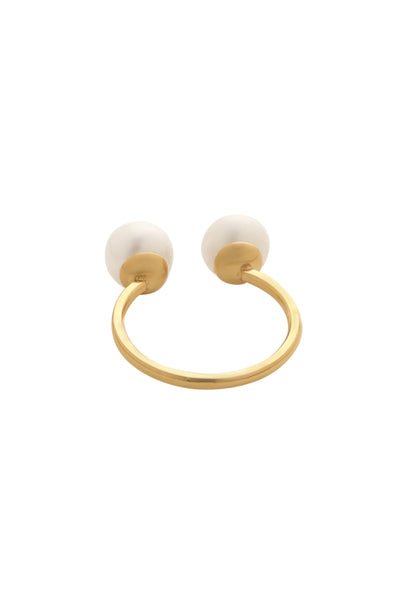 Huma Qureshi in Gold Whisper Ring