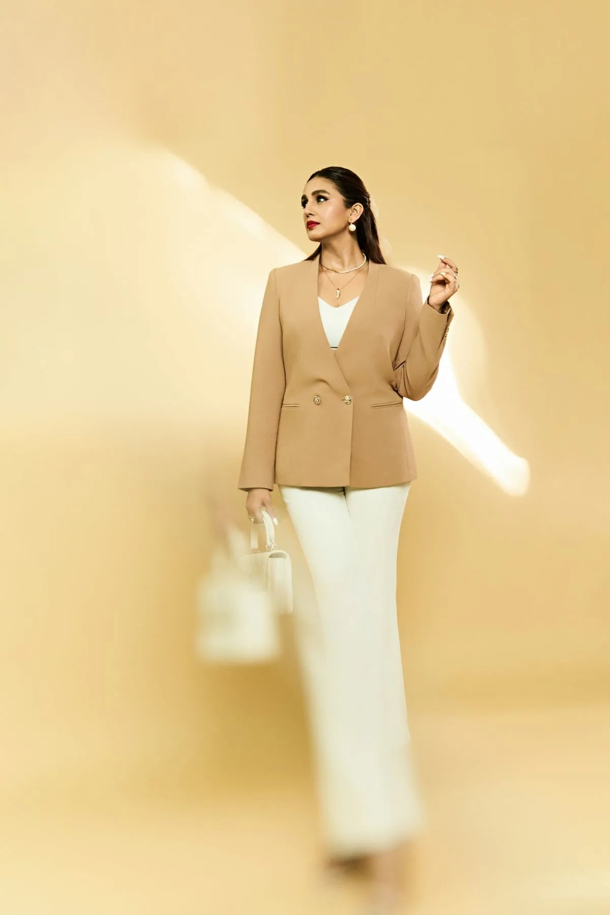 Huma Qureshi in Gold Whisper Ring