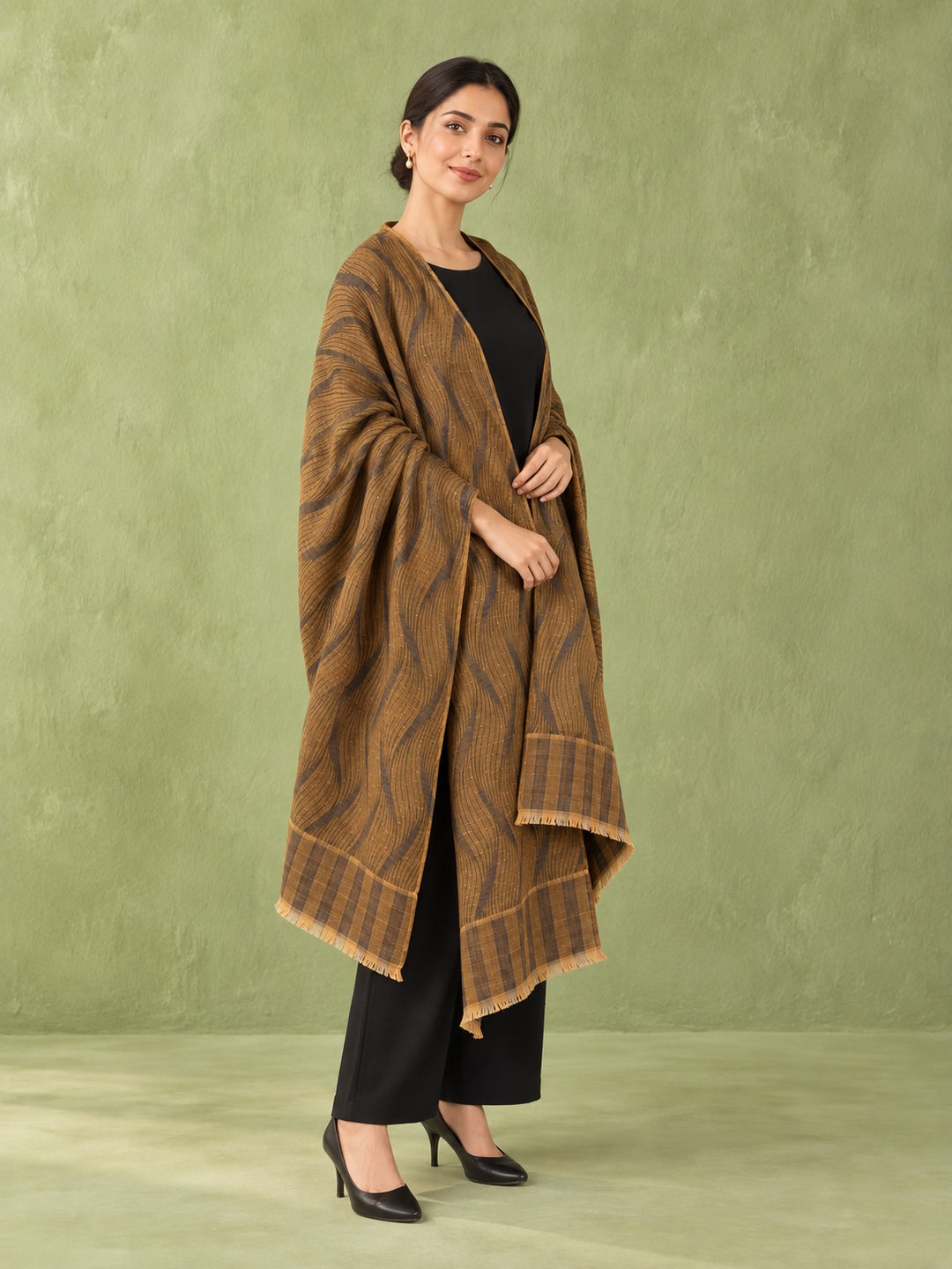 Amber Flow Patterned Stole