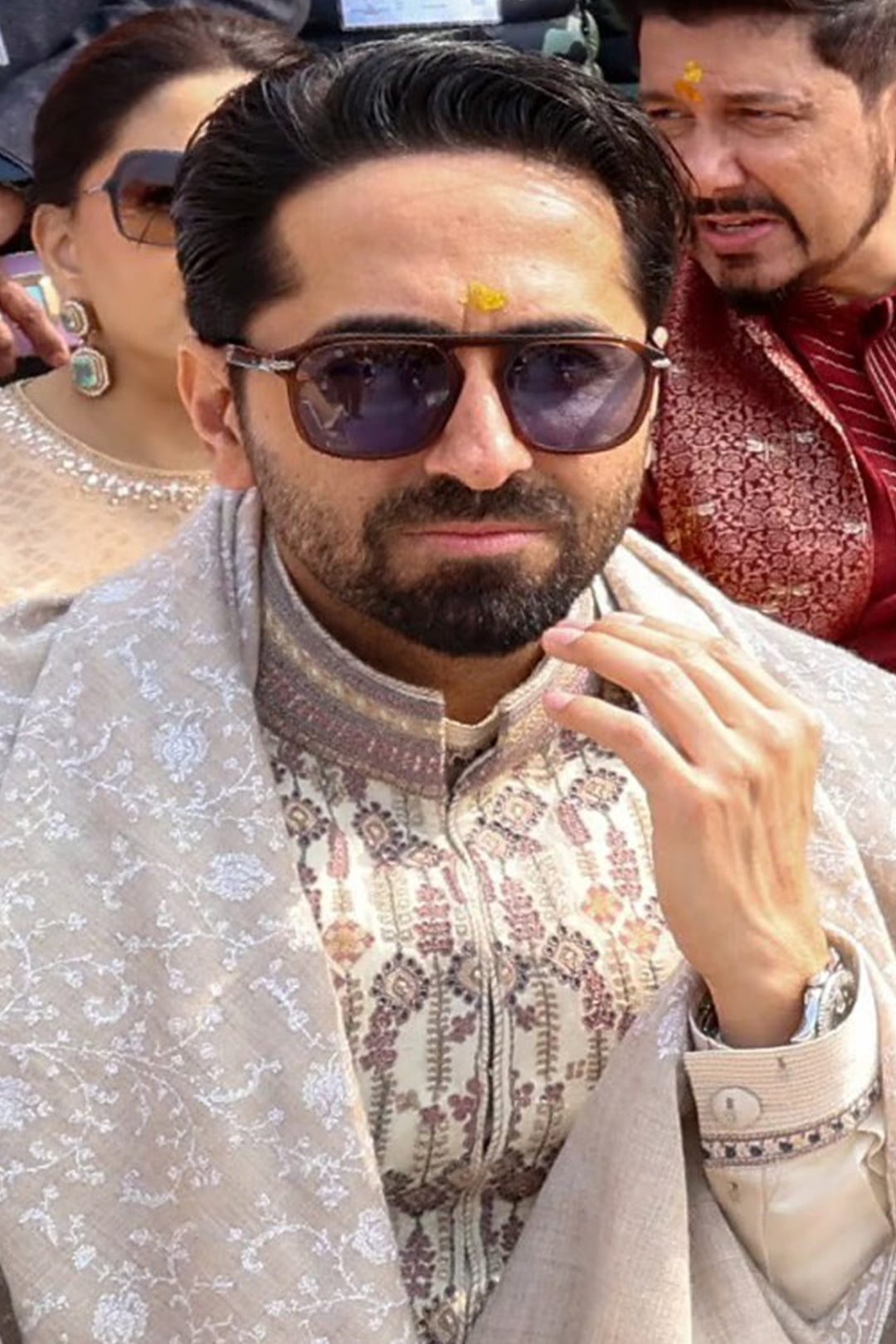'-  AYUSHMAAN KHURANA in Handmade Pashmina Shawl