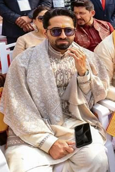 -  AYUSHMAAN KHURANA in Handmade Pashmina Shawl