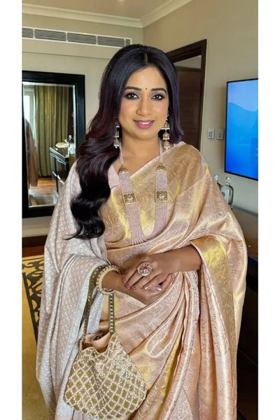 Shreya Ghoshal in Dusala