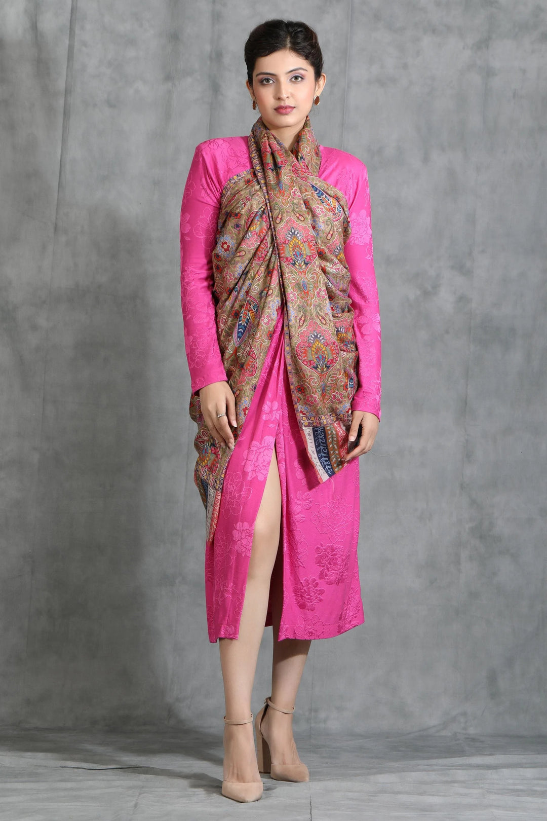 Sara Ali Khan in Cashmere Kalamkari And Thread Work Stole