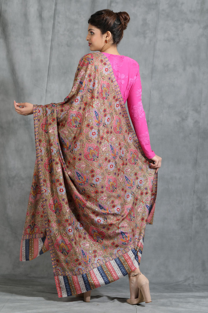 Sara Ali Khan in Cashmere Kalamkari And Thread Work Stole