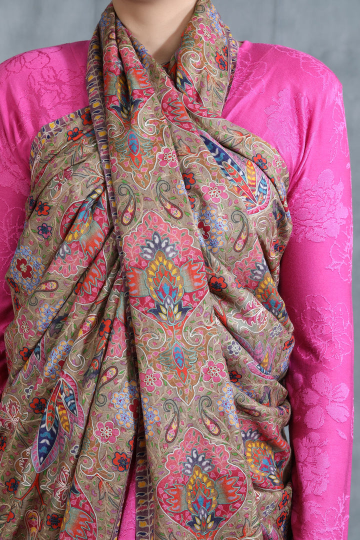 Sara Ali Khan in Cashmere Kalamkari And Thread Work Stole
