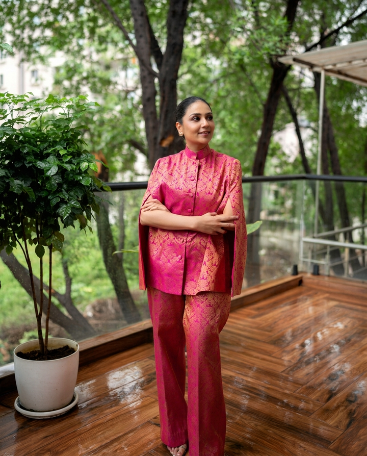 Mira Banarasi Cape: Women&