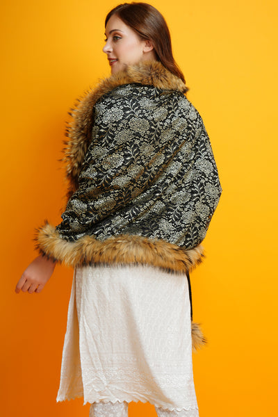 -  Pashmina Fur Border Stole