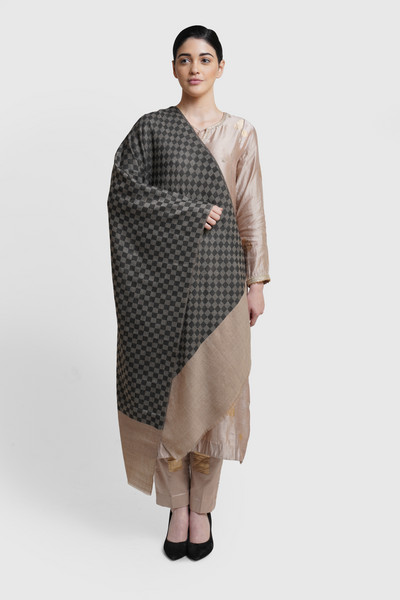 Ayona In Grey Checkered Stole