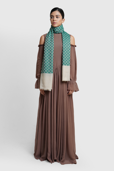 -  Marina Zlenko In Checkered Green Stole