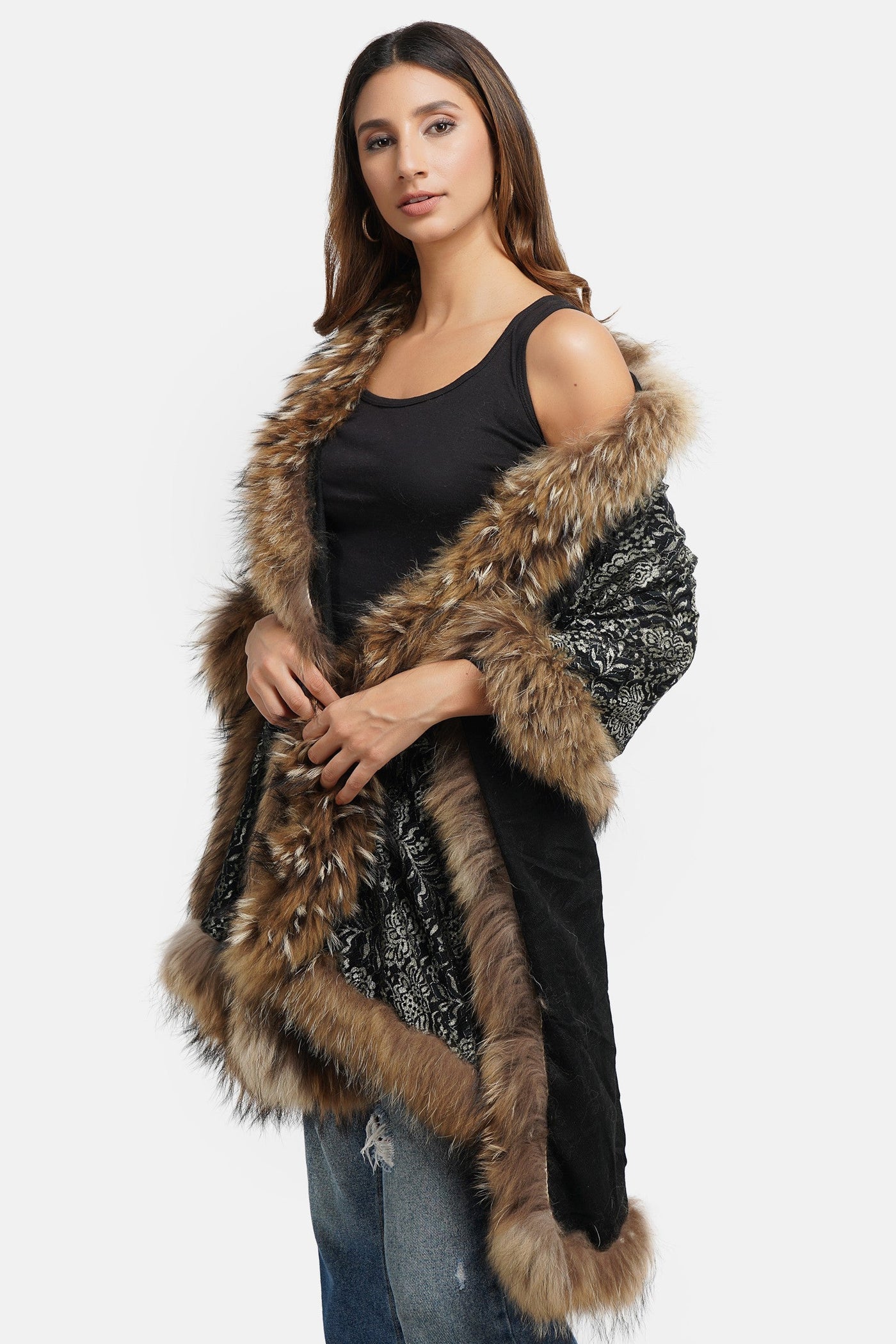 -  Sachi Bhasin In Pashmina Fur Border Stole