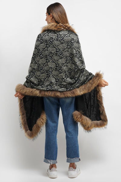 -  Sachi Bhasin In Pashmina Fur Border Stole