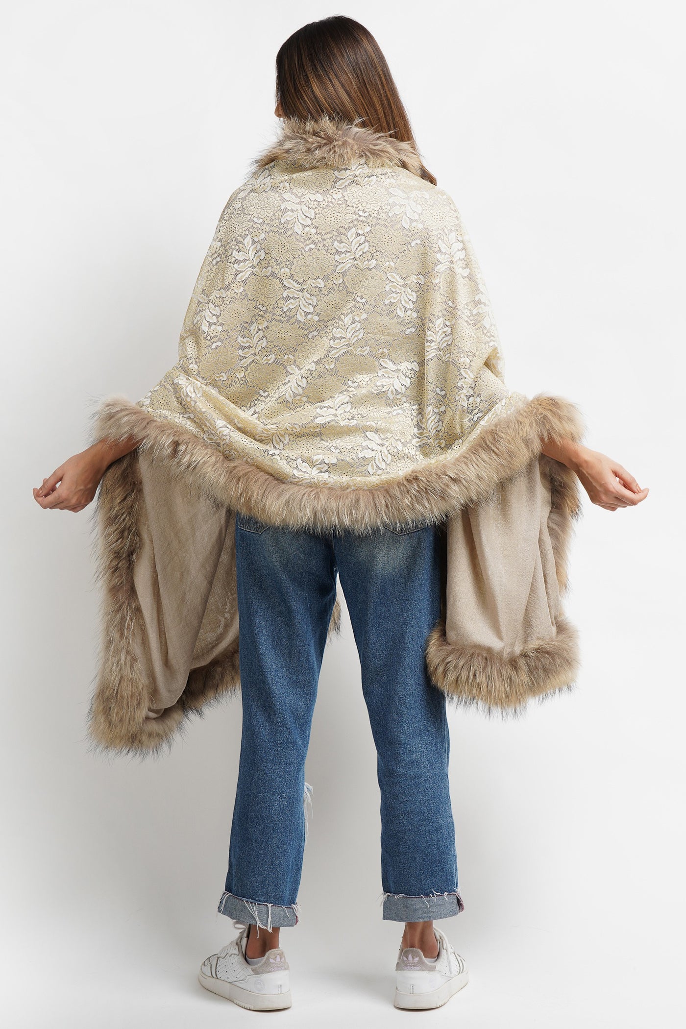 -  Pashmina Fur Border Stole